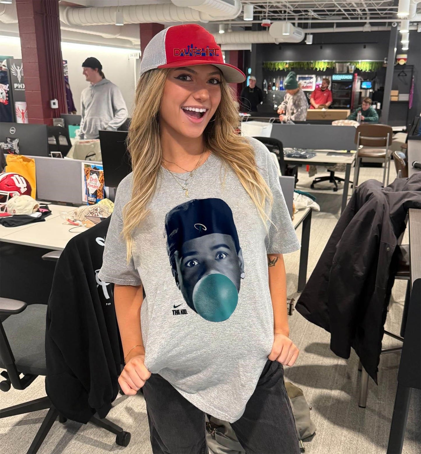 The Kid Ken Griffey Jr blowing bubble gum shirt
