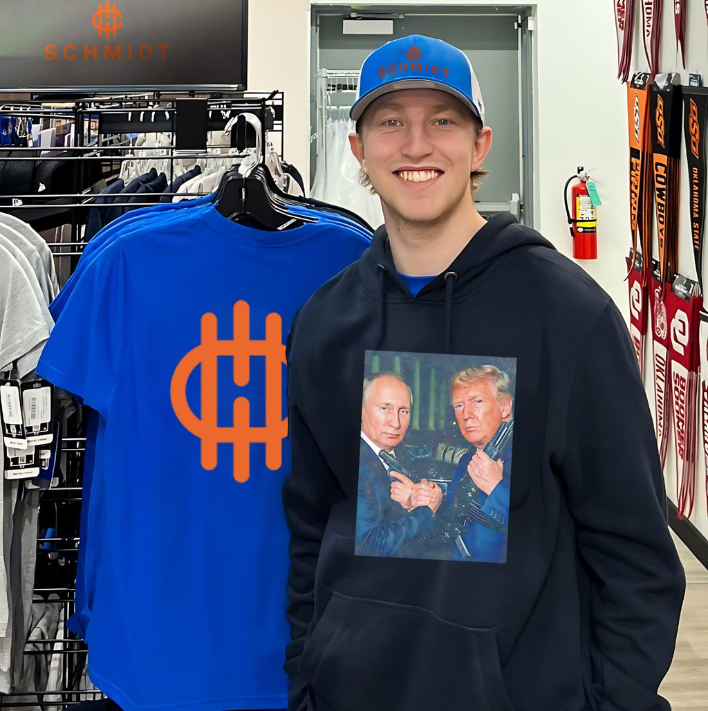Donald Trump and Vladimir Putin holding weapons shirt