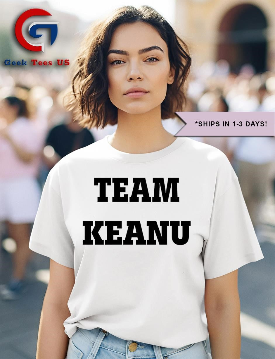 Jerry O’connell wearing Team Keanu shirt