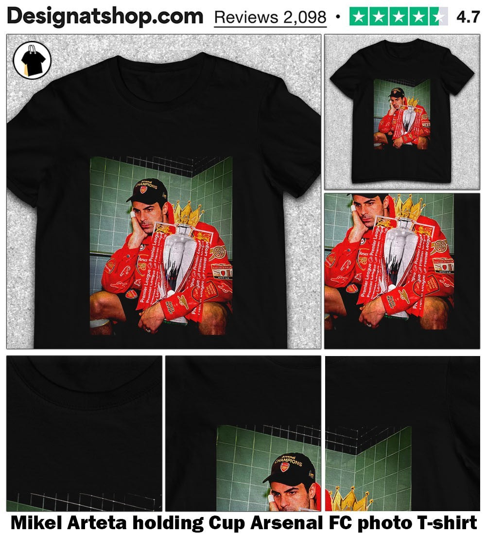 Mikel Arteta holding Cup Arsenal FC photo shirt
