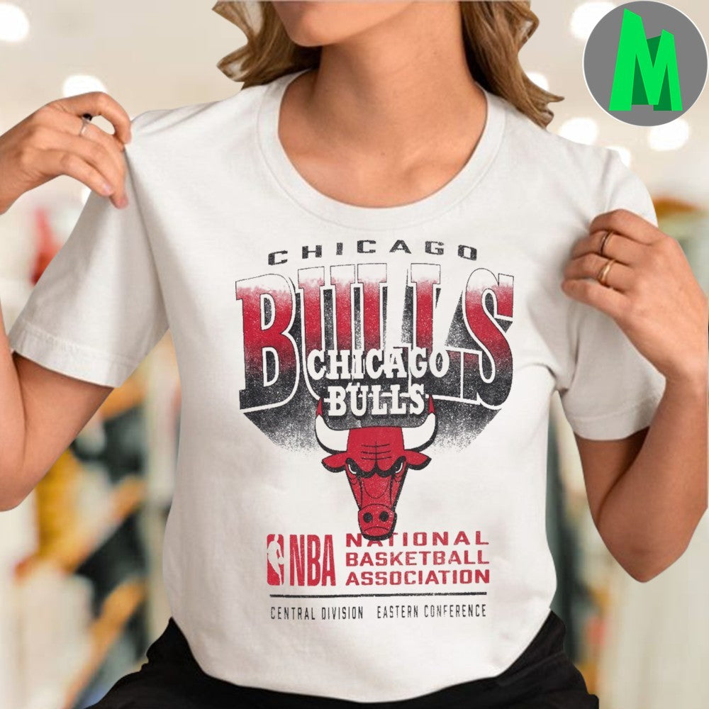 Chicago Bulls NBA Gradient Logo T-Shirt