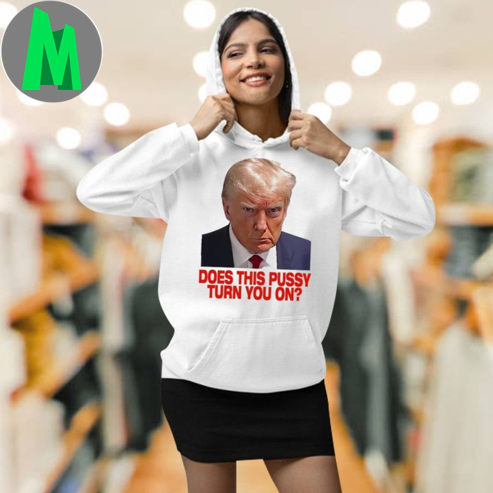 Donald Trump Does This Pussy Turn You On Graphic T-Shirt