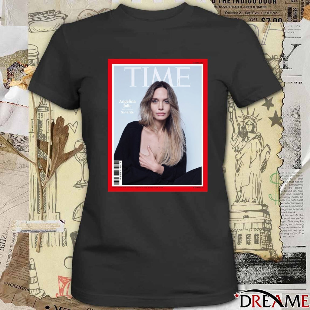 Time France Angelina Jolie dans Coutures Sa verite December 2025 Poster t-shirt