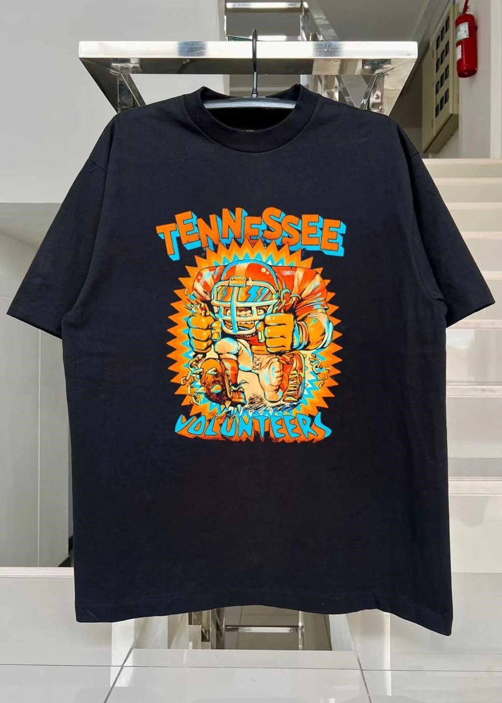 Tennessee Volunteers T-Shirt Football Player Breaking Chains