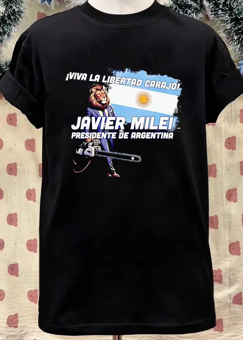 Presidente de Argentina Javier Milei Viva la Libertad Carajo Lion Chainsaw Shirt