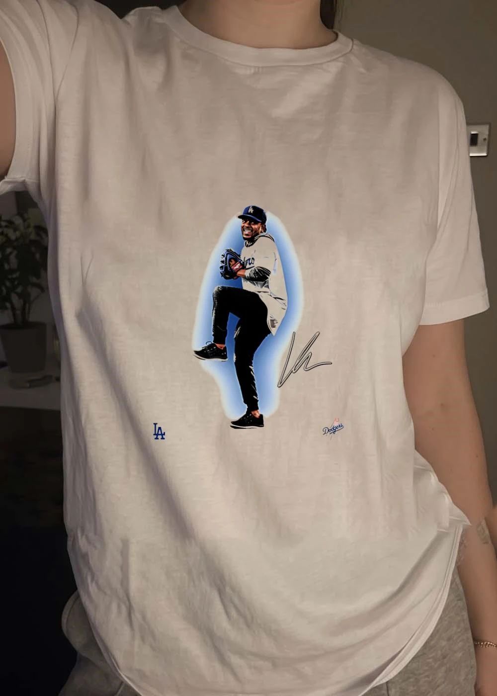 Kendrick Lamar Pitching Los Angeles Dodgers T-Shirt