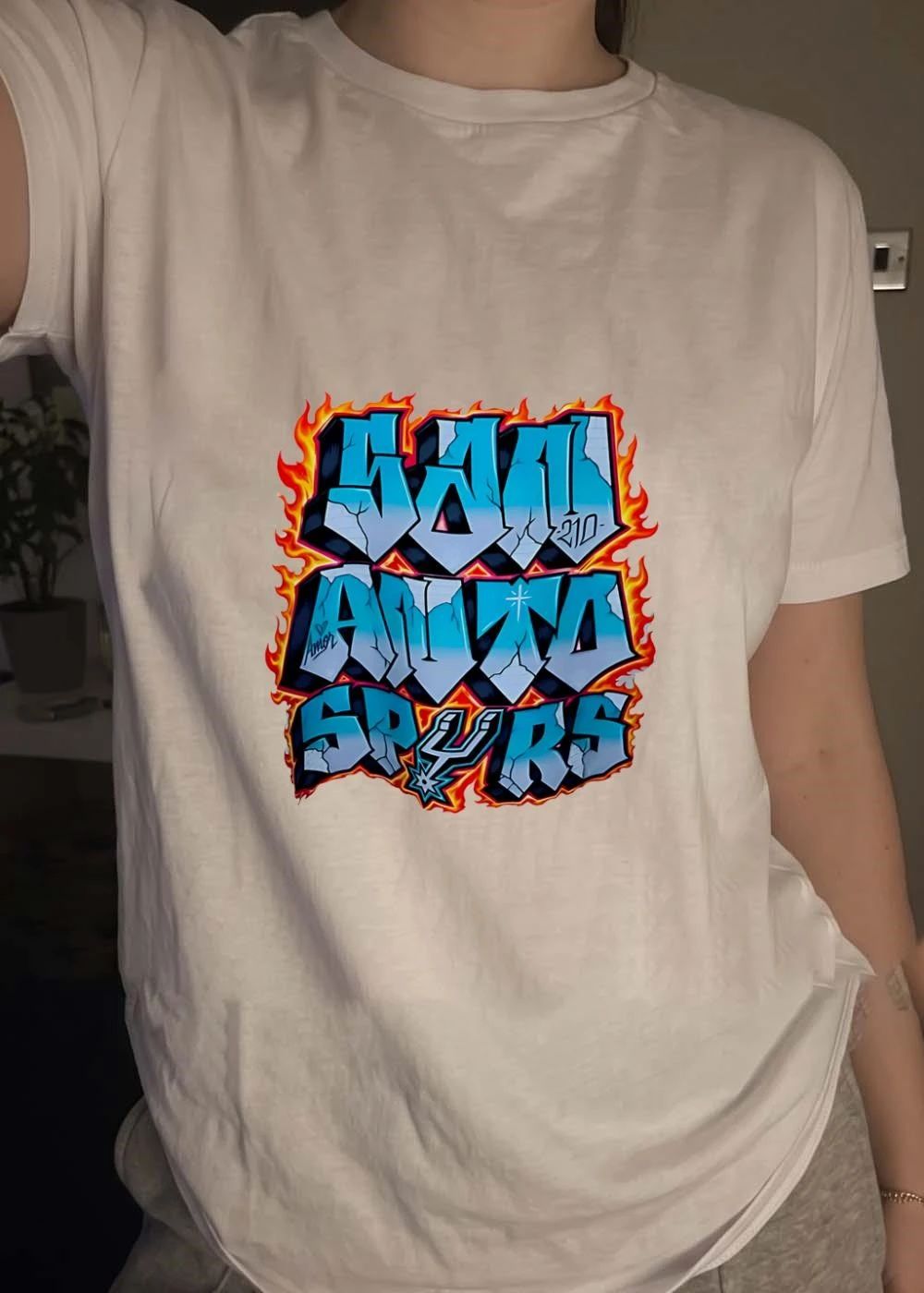 Amor 210 San Antonio Spurs Graffiti Flame T-Shirt