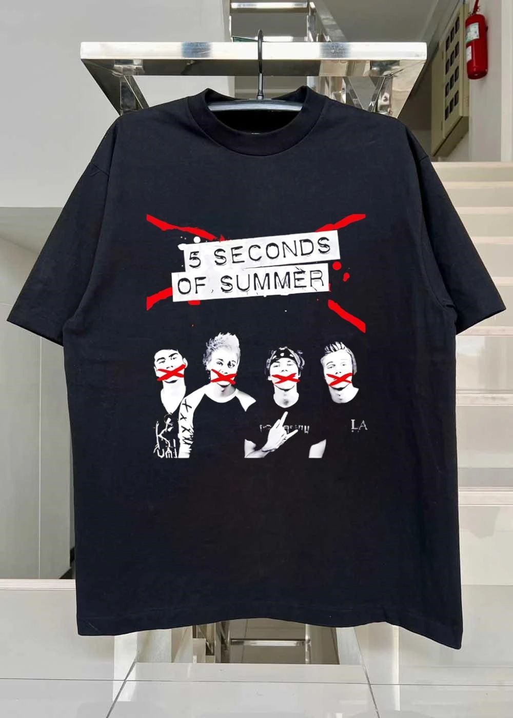 5 Seconds of Summer Band Member Mouth Red X T-Shirt