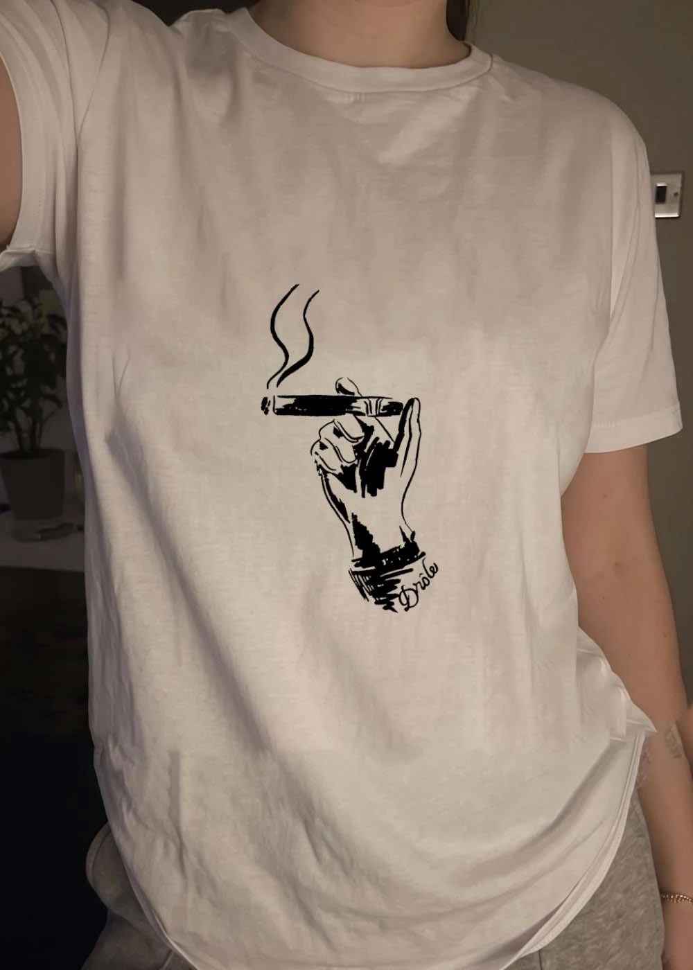 Drôle Hand Holding a Smoking Cigar T-Shirt