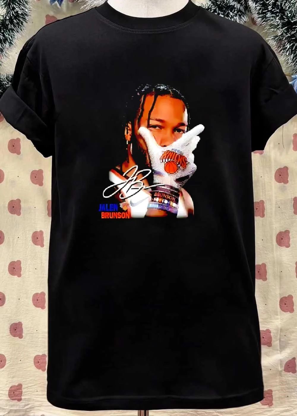 JB Jalen Brunson Making a Gesture with a Knicks Logo Glove T-Shirt