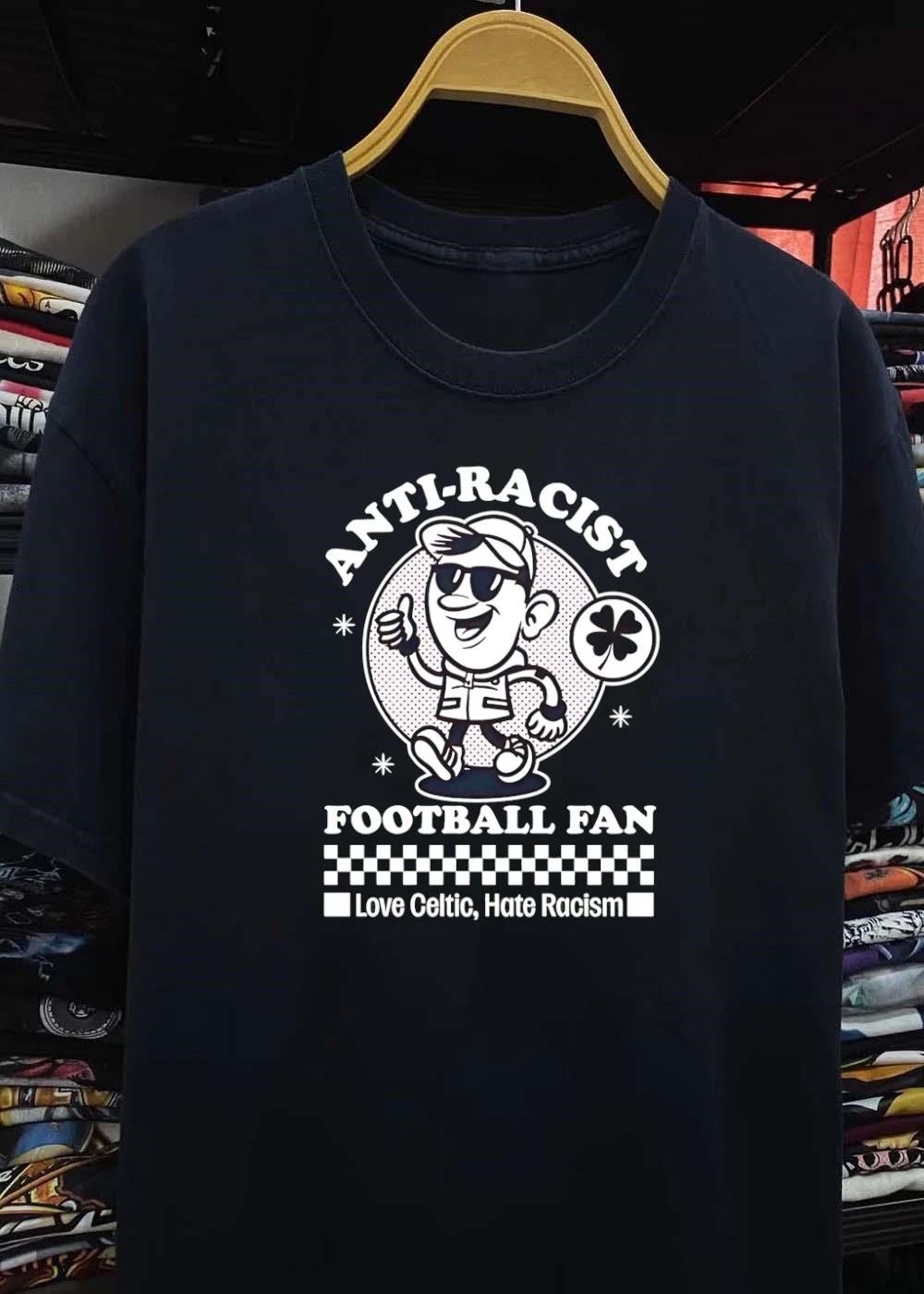 Love Celtic, Hate Racism Anti-racist Football Fan T-Shirt