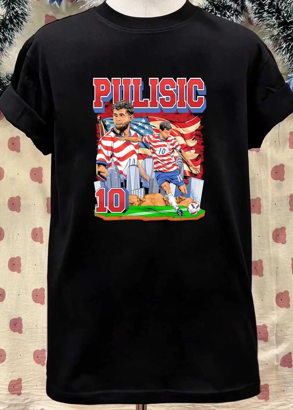 Pulisic Soccer Player Kicking Ball USA 10 T-Shirt
