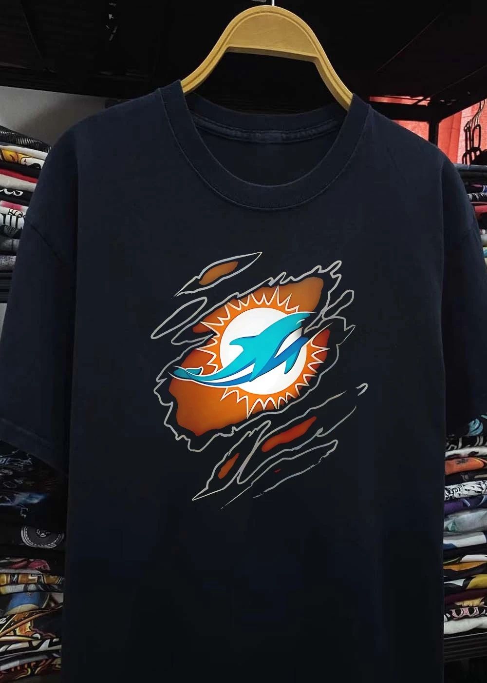 Miami Dolphins T-Shirt Ripped Skin Effect Logo Men’s Graphic Apparel