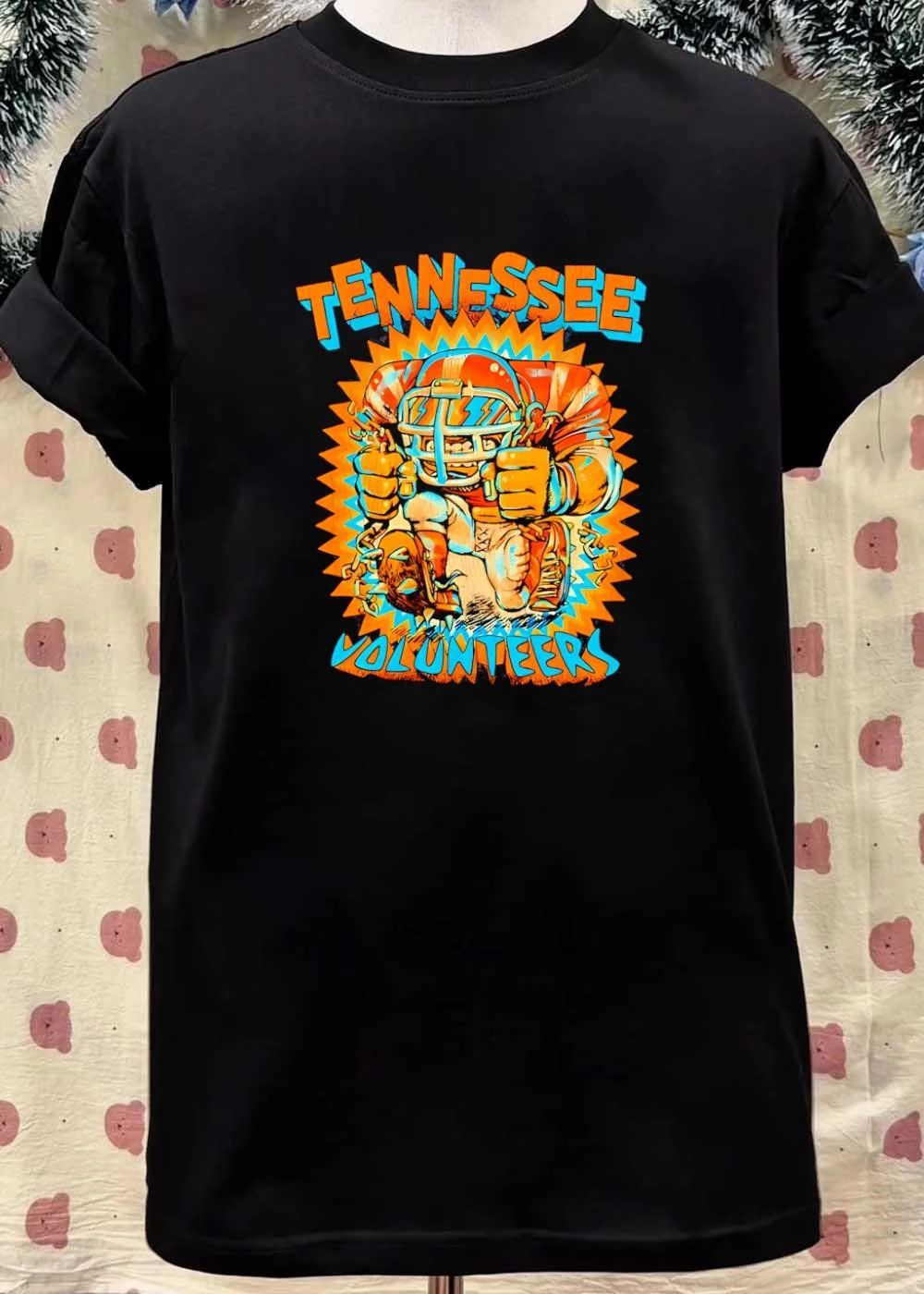 Tennessee Volunteers T-Shirt Football Player Breaking Chains