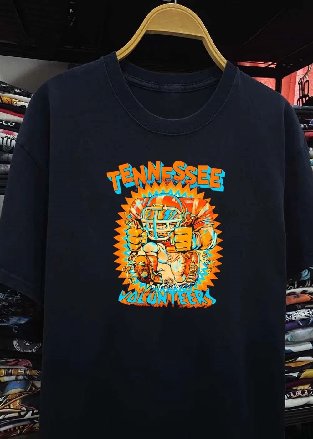 Tennessee Volunteers T-Shirt Football Player Breaking Chains