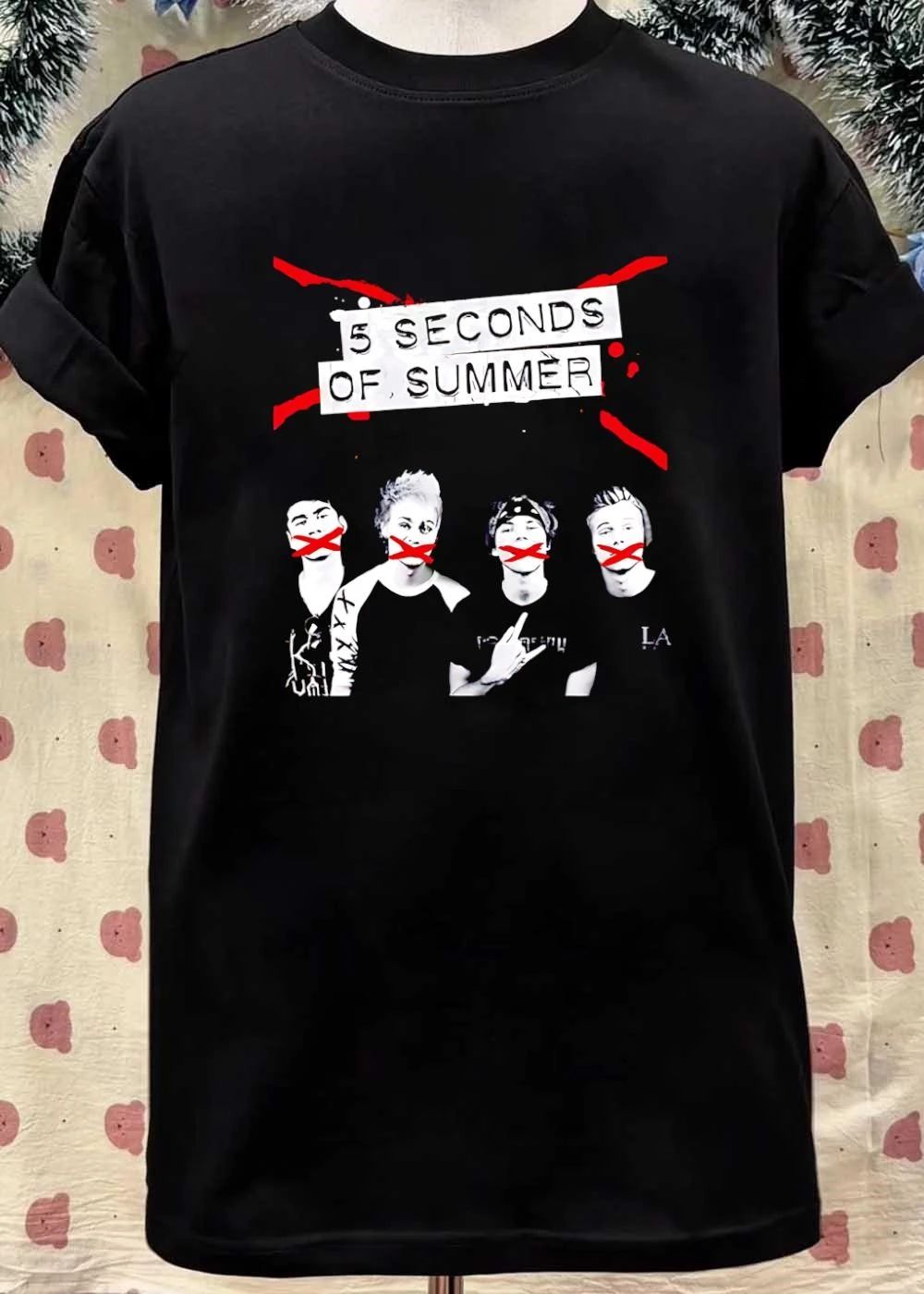 5 Seconds of Summer Band Member Mouth Red X T-Shirt