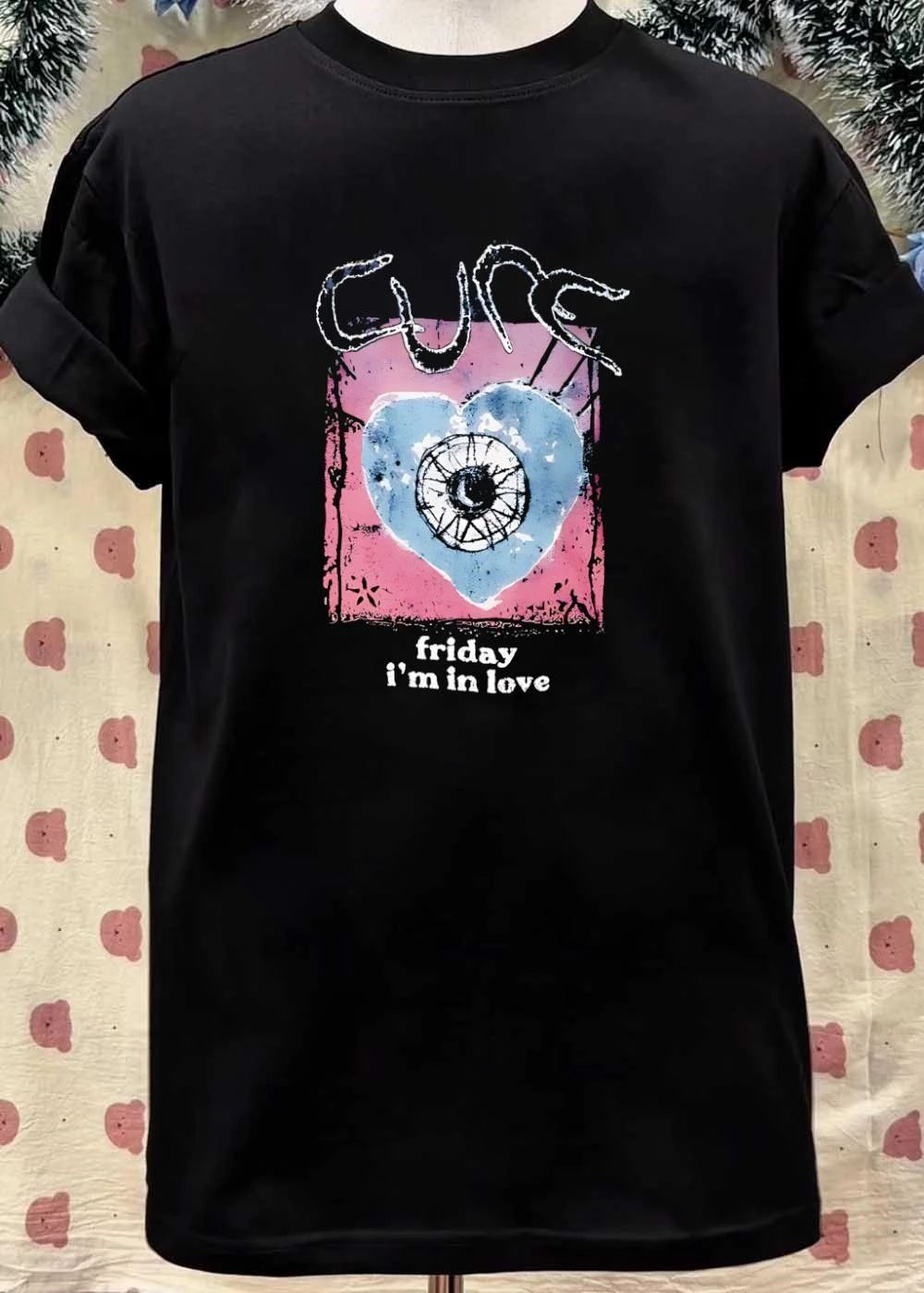 CURE Friday I’m In Love Distressed Moon Eye Heart Shirt