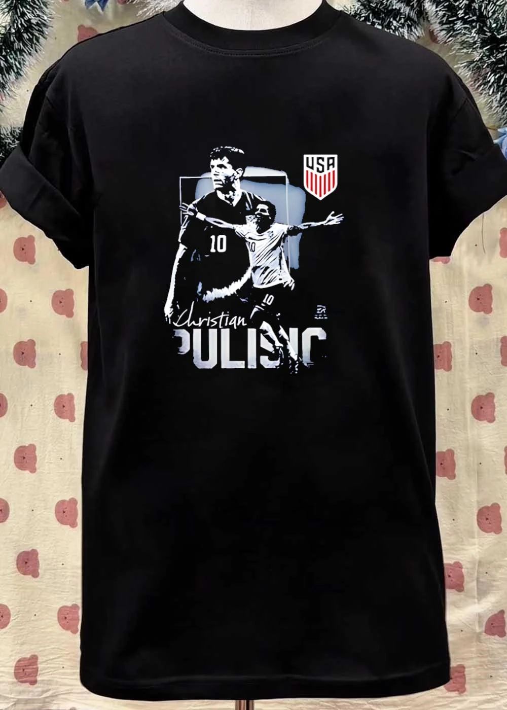 Christian Pulisic USA shirt