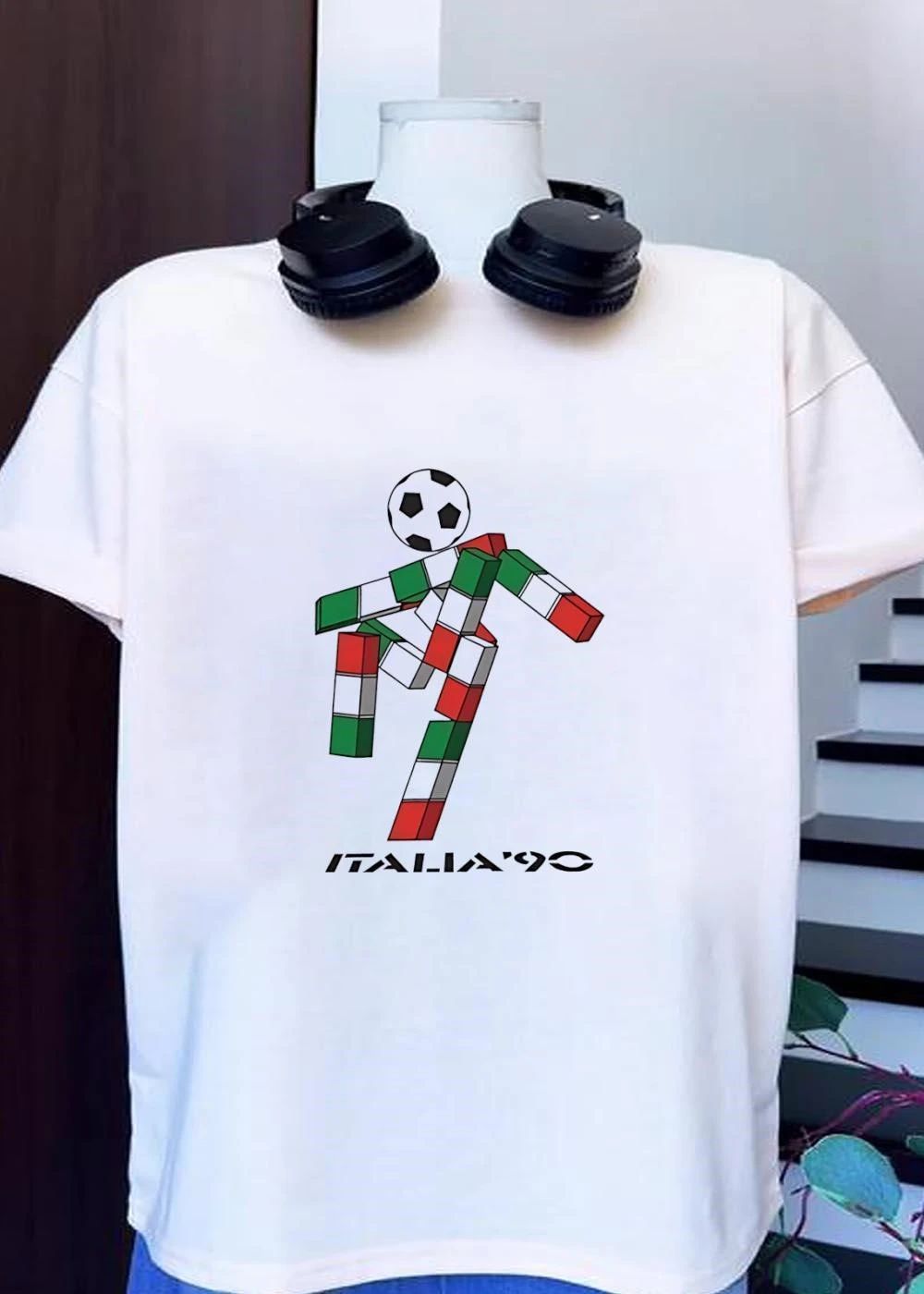 Italia 90 Logo Soccer Player Graphic T-Shirt