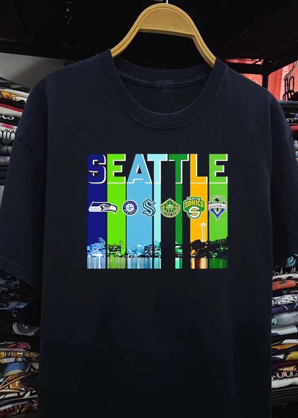Seattle Sports Teams Skyline Logo Men’s T-Shirt