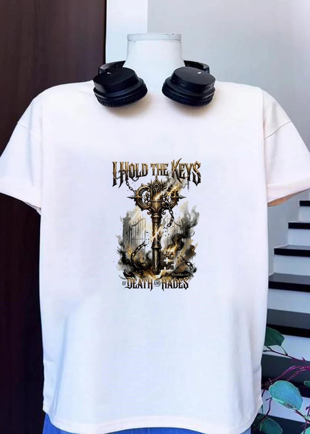 Revelation 1’18 I Hold the Keys of Death and Hades T-Shirt