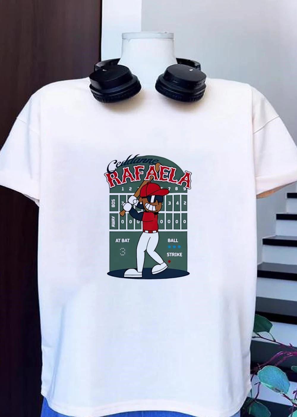 Ceddanne Rafaela Boston Red Sox on field game play action MLB Ceddanne RAFAELA shirt