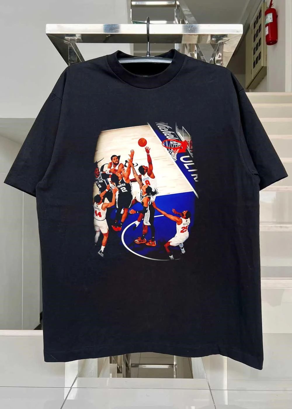 Basketball Players Jumping for Rebound at the Hoop’ HARPER 2, A. BROOKS 8, BRIDGES 25, SPURS 5, 44′ Spurs Knicks T-Shirt