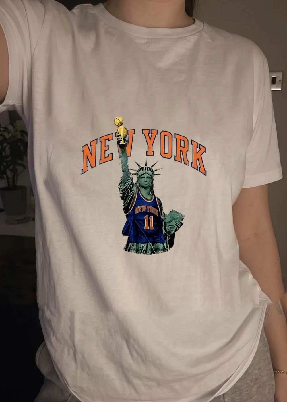 New York Liberty Statue Holding Championship Trophy New York 11 Shirt