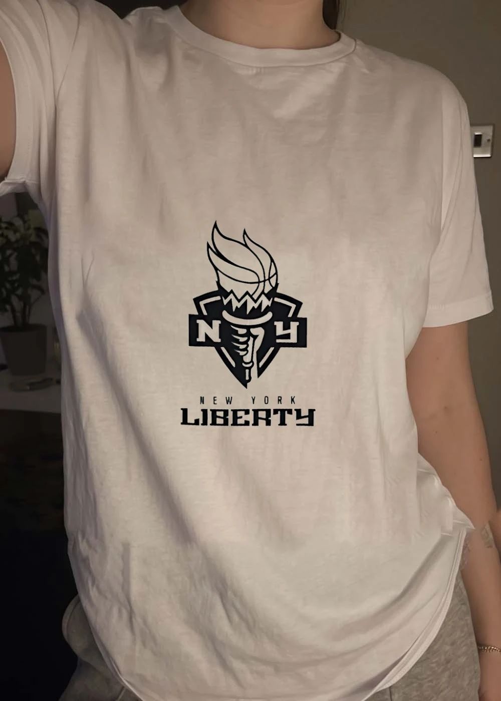New York Liberty Essential Logo shirt